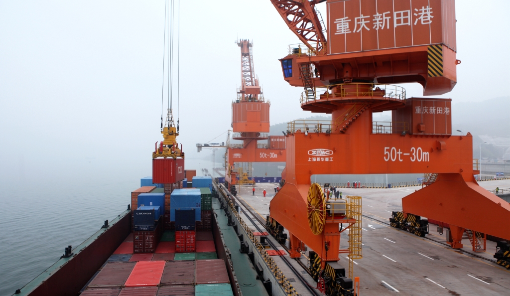 2020年12月3日，，，，，，，万州新田港一期作业区正式开港运营